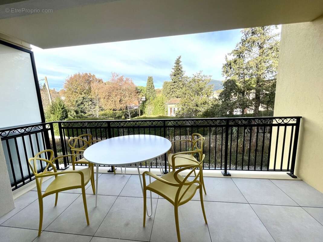 Appartement à ROQUEFORT-LES-PINS