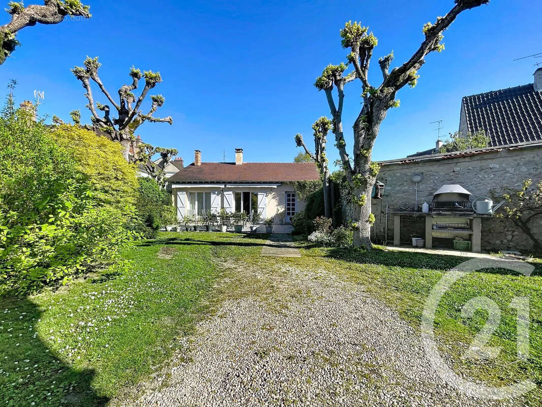 Maison à SAINTRY-SUR-SEINE