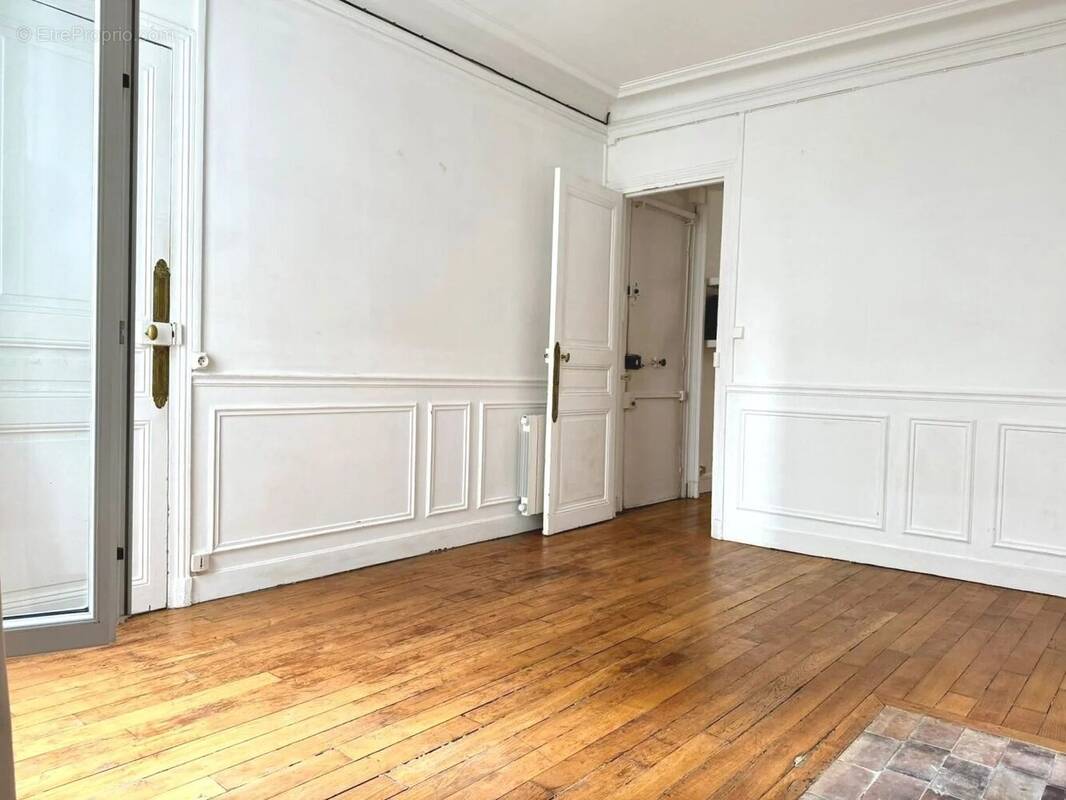 Appartement à PARIS-14E