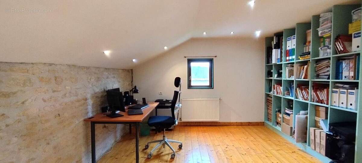 Maison à NEUVILLE-DE-POITOU