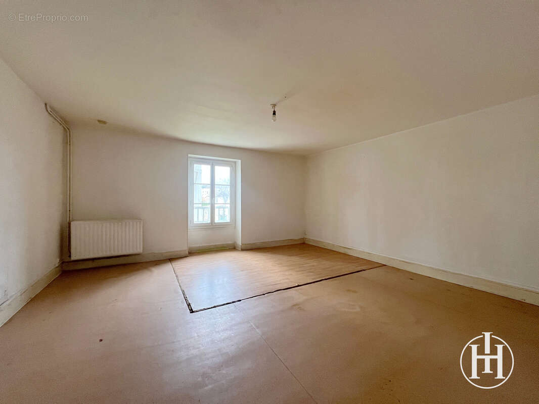 Appartement à SAINT-AMAND-MONTROND