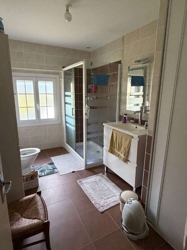 Maison à LACROISILLE