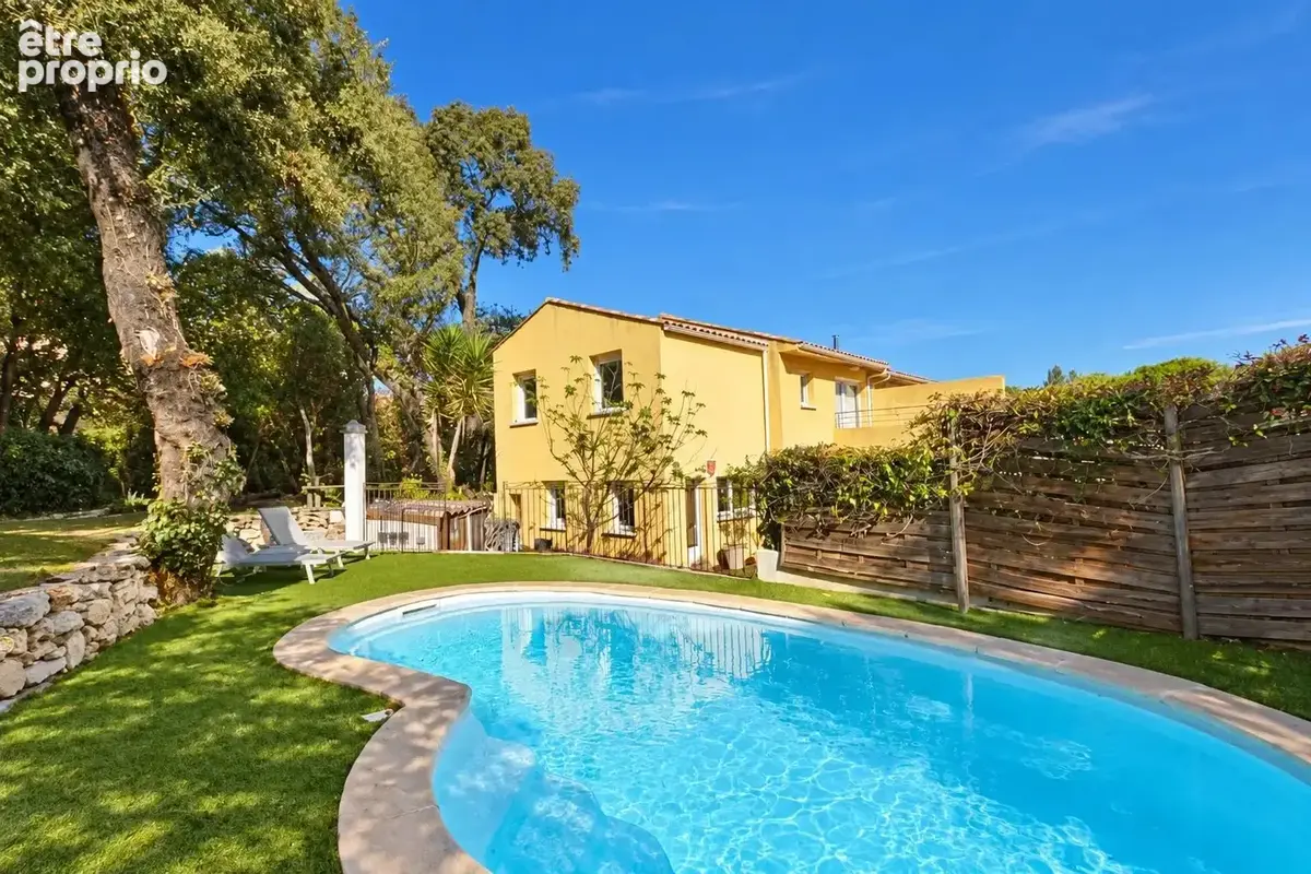 Maison t5 de 150 m² avec piscine à castries - photo 1