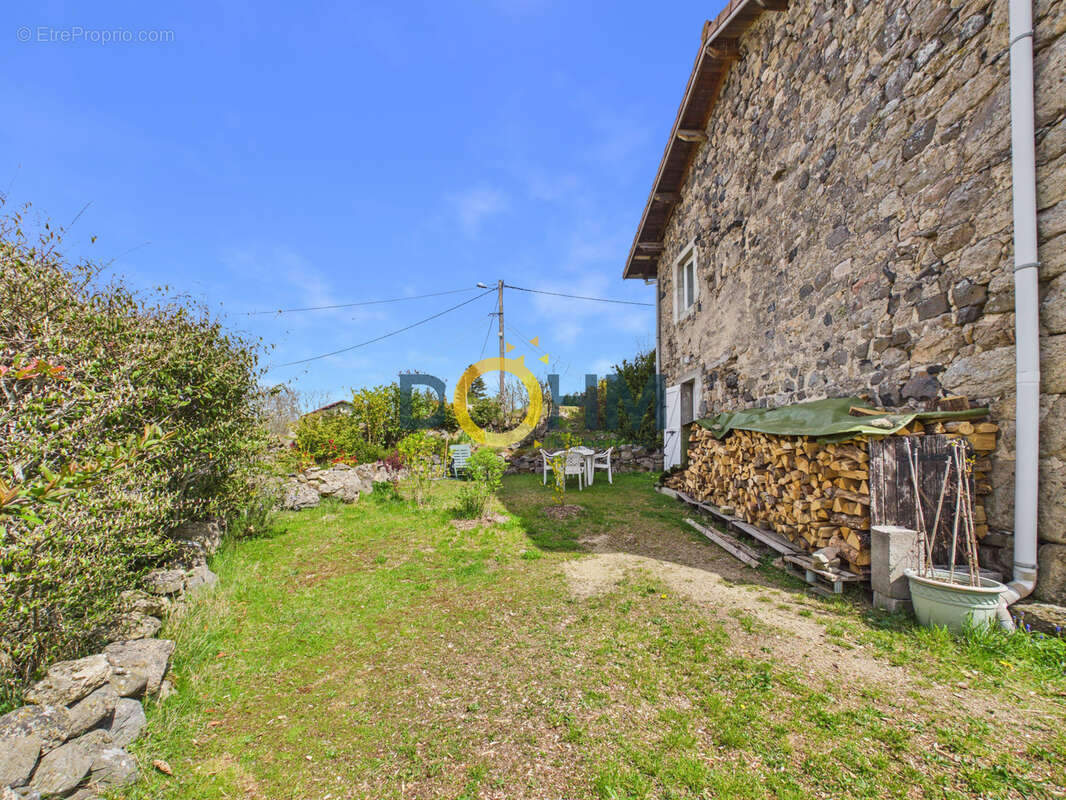 Maison à SAINT-PIERRE-DU-CHAMP