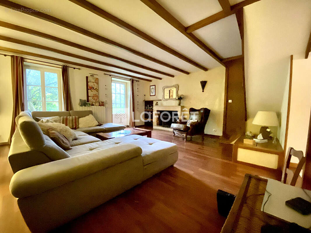 Maison à ASNIERES-LA-GIRAUD