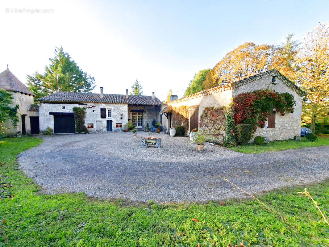 Maison à RAZAC-DE-SAUSSIGNAC