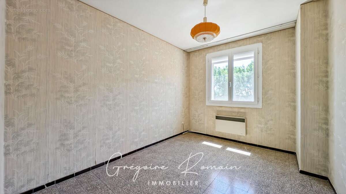 Appartement Port Saint Louis Du Rhone 4 pièce(s) 61 m2 - photo 9