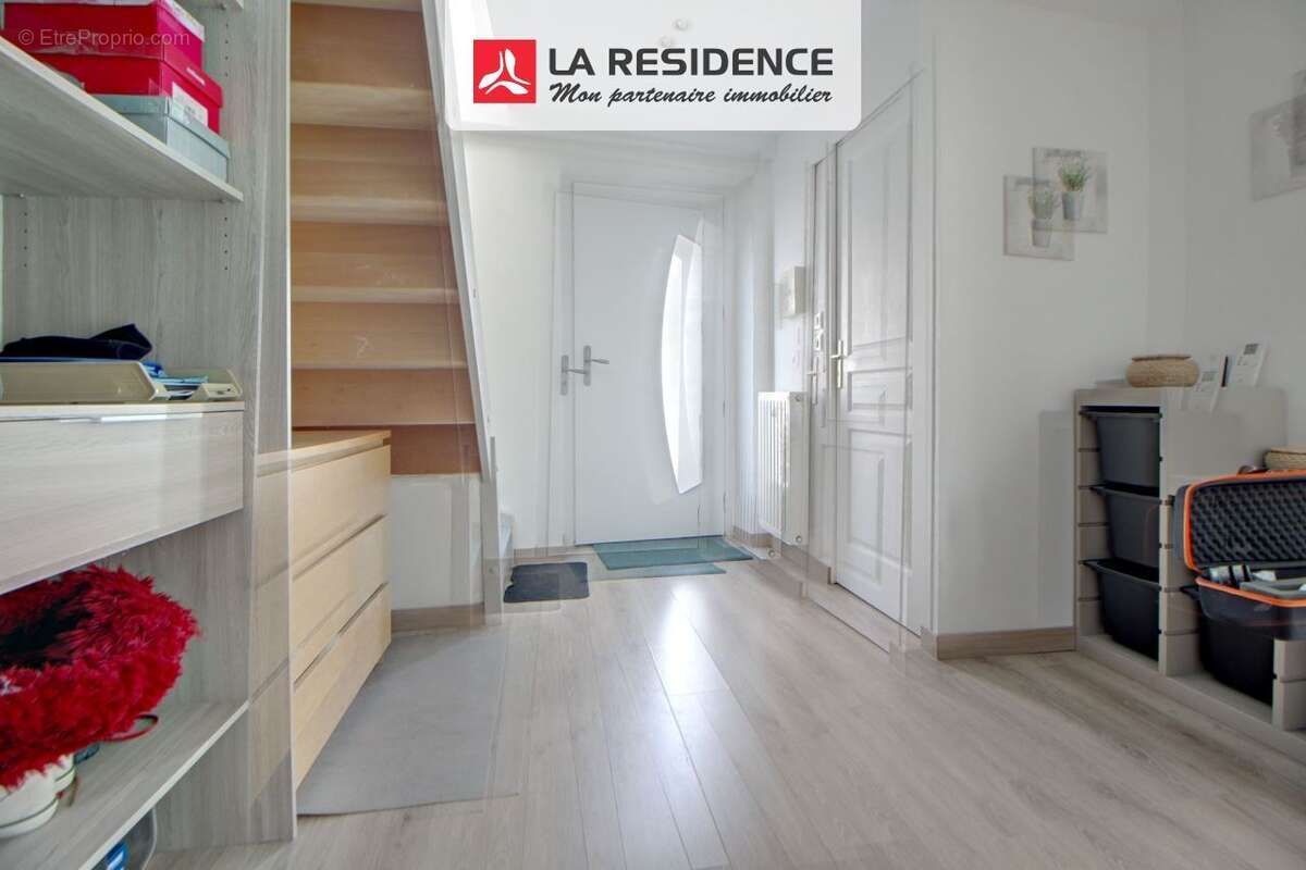 Maison 100 m² à Les Clayes-Sous-Bois  - photo 5
