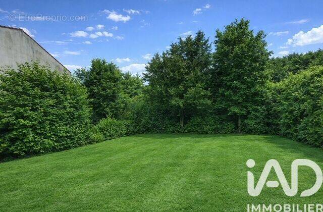 Photo 1 - Terrain à ROMBAS