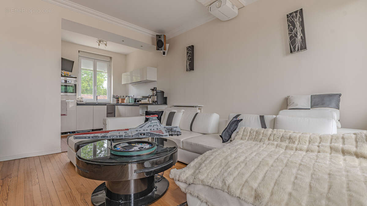 Appartement à LAMORLAYE