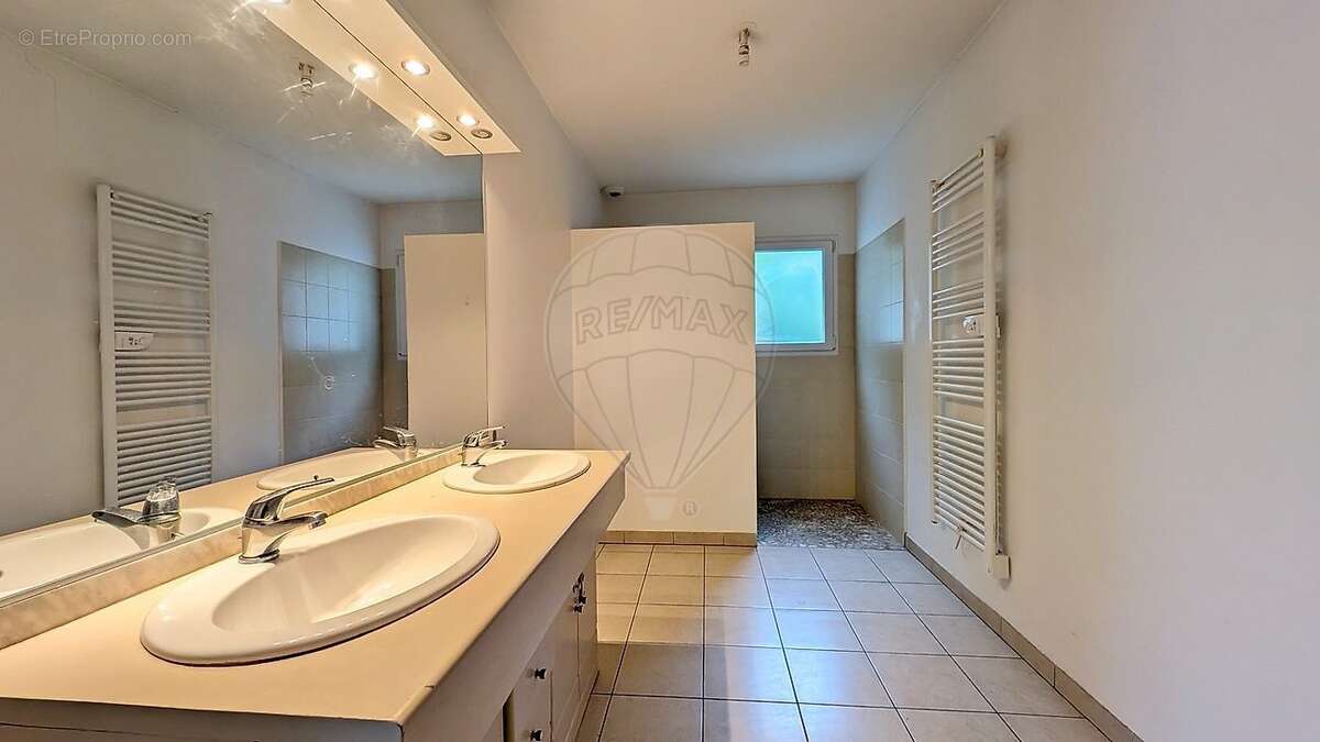 Maison à LES MATHES