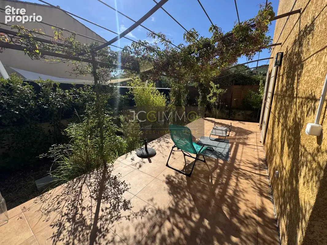 VIlla de 86m2 hab T4 avec grand garage sur 403m2 de terrain ! - photo 3