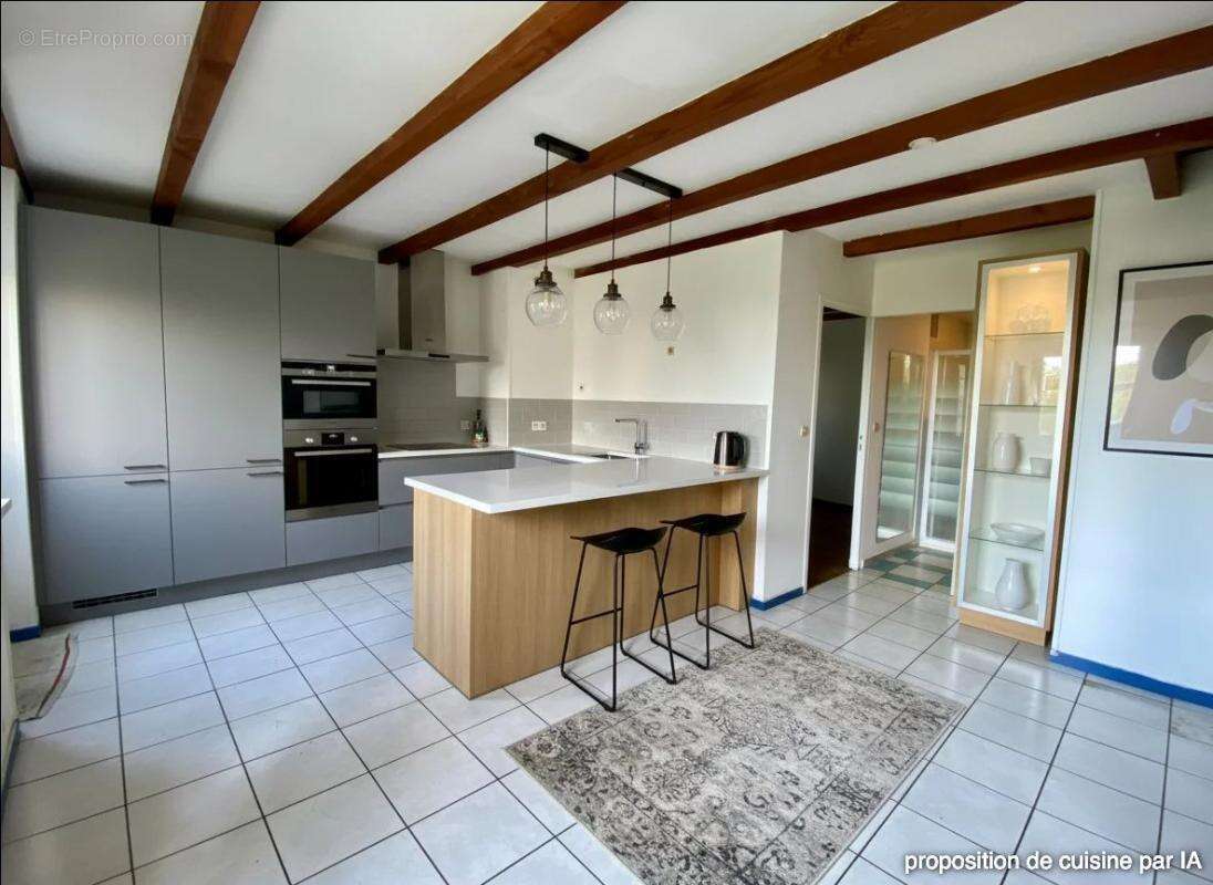 Maison à BOURCEFRANC-LE-CHAPUS