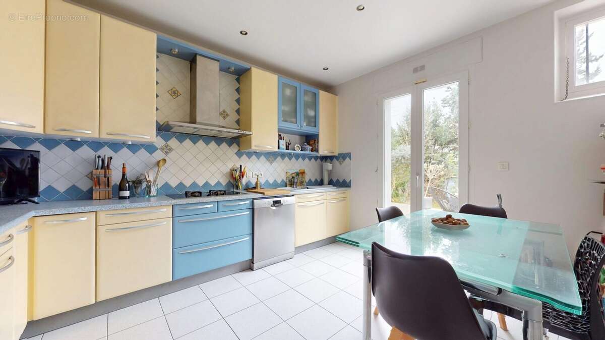 Maison à LE PERREUX-SUR-MARNE