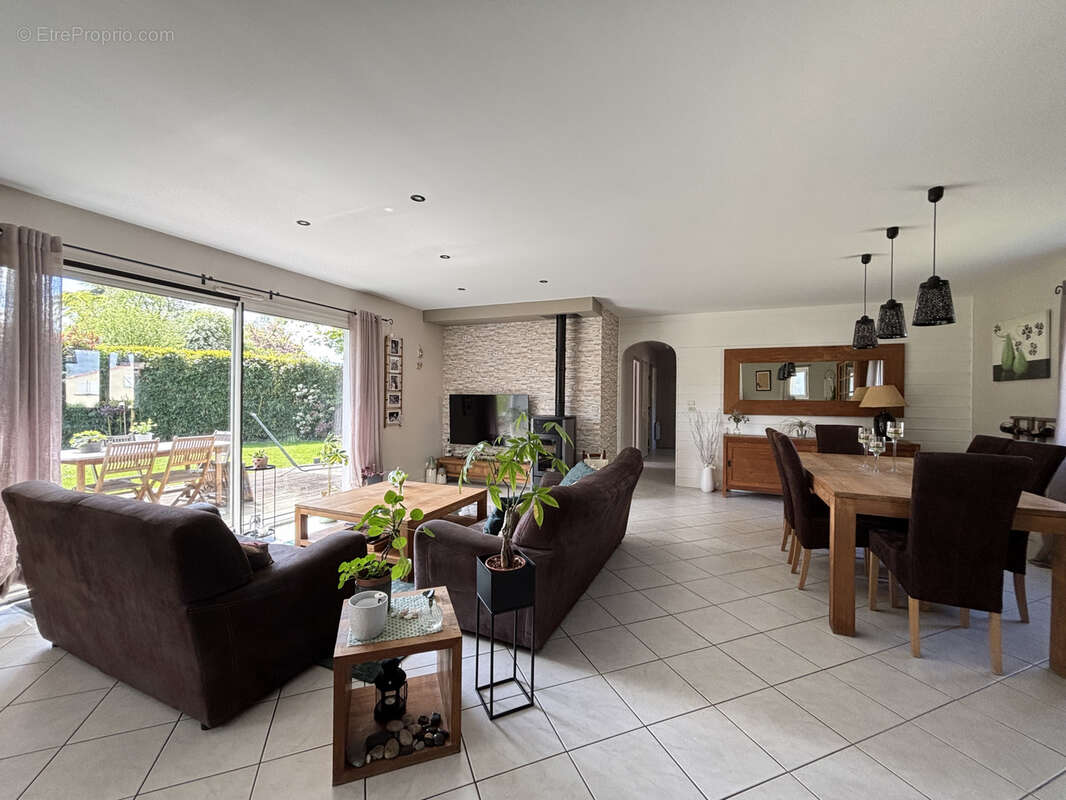 Maison à LE GIROUARD