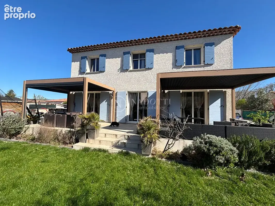 Maison à LA ROQUE-D'ANTHERON