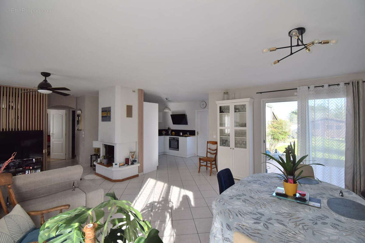 Maison à AIGREFEUILLE-SUR-MAINE