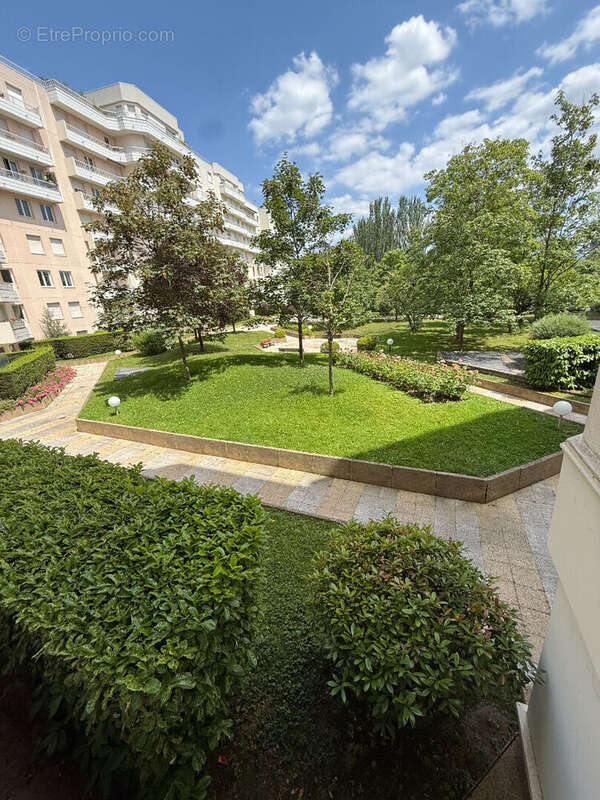 Appartement à ISSY-LES-MOULINEAUX