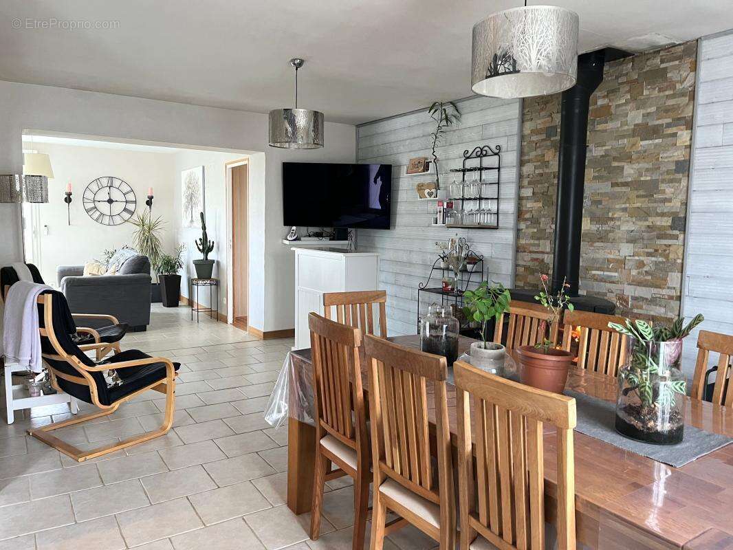 Maison à SAINT-PIERRE-SUR-DIVES