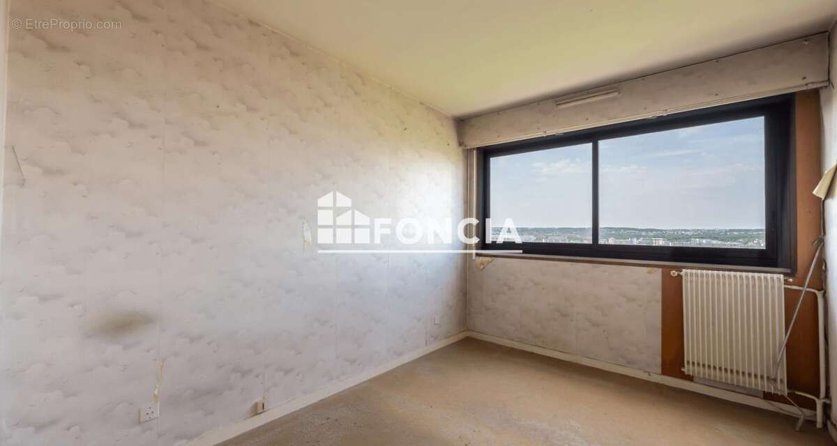 Appartement à FRESNES