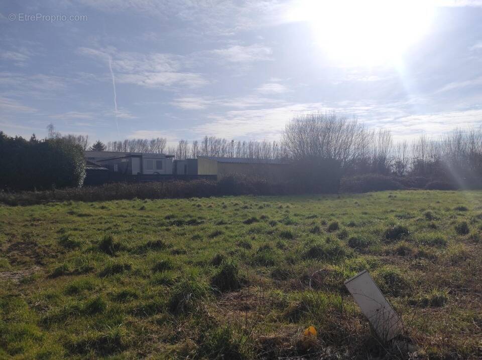 Terrain à EPAIGNES