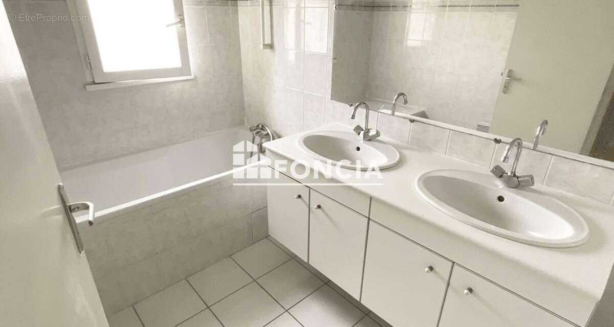 Maison à VAUX-SUR-MER