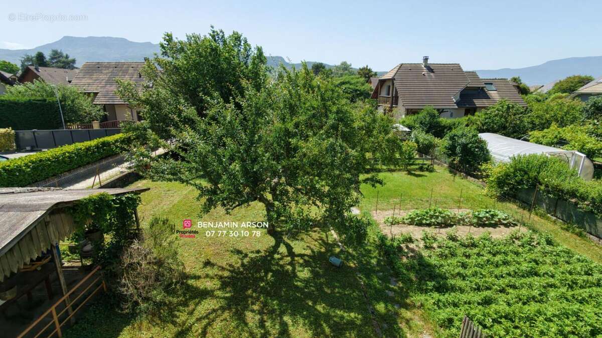Maison à CHALLES-LES-EAUX