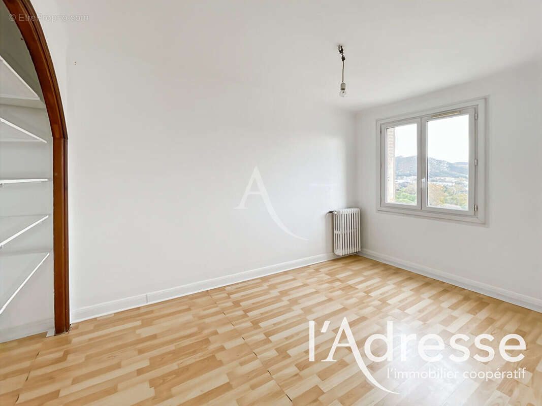 Appartement à MARSEILLE-9E