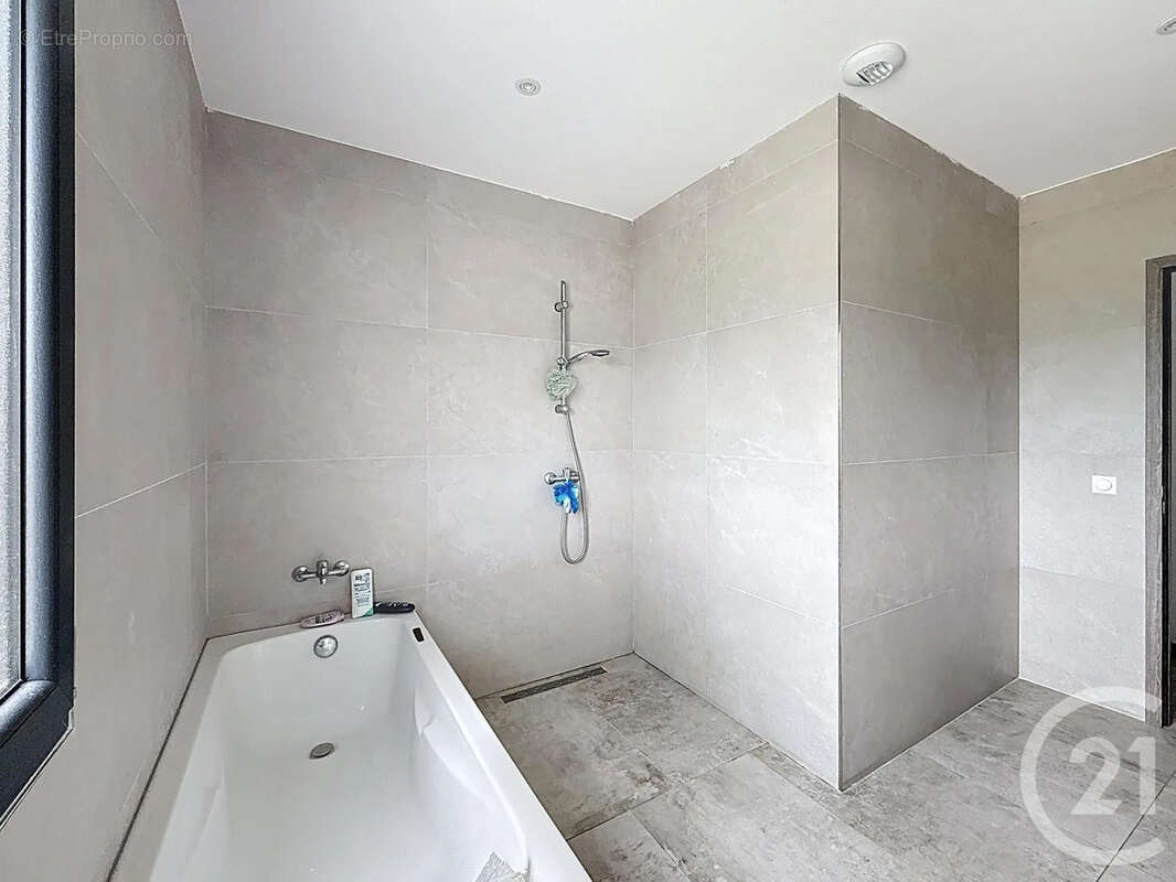 Maison 151 m² à Fontaine-Francaise  - photo 10