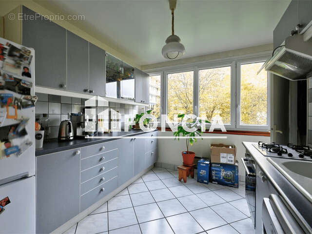 Appartement à FONTENAY-LE-FLEURY