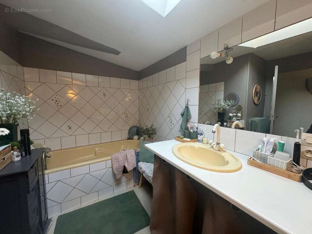   - Maison à SAINT-JACQUES-DE-THOUARS