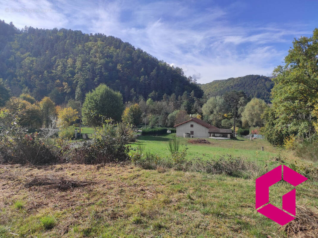 Terrain à SAINT-MAURICE-DE-LIGNON