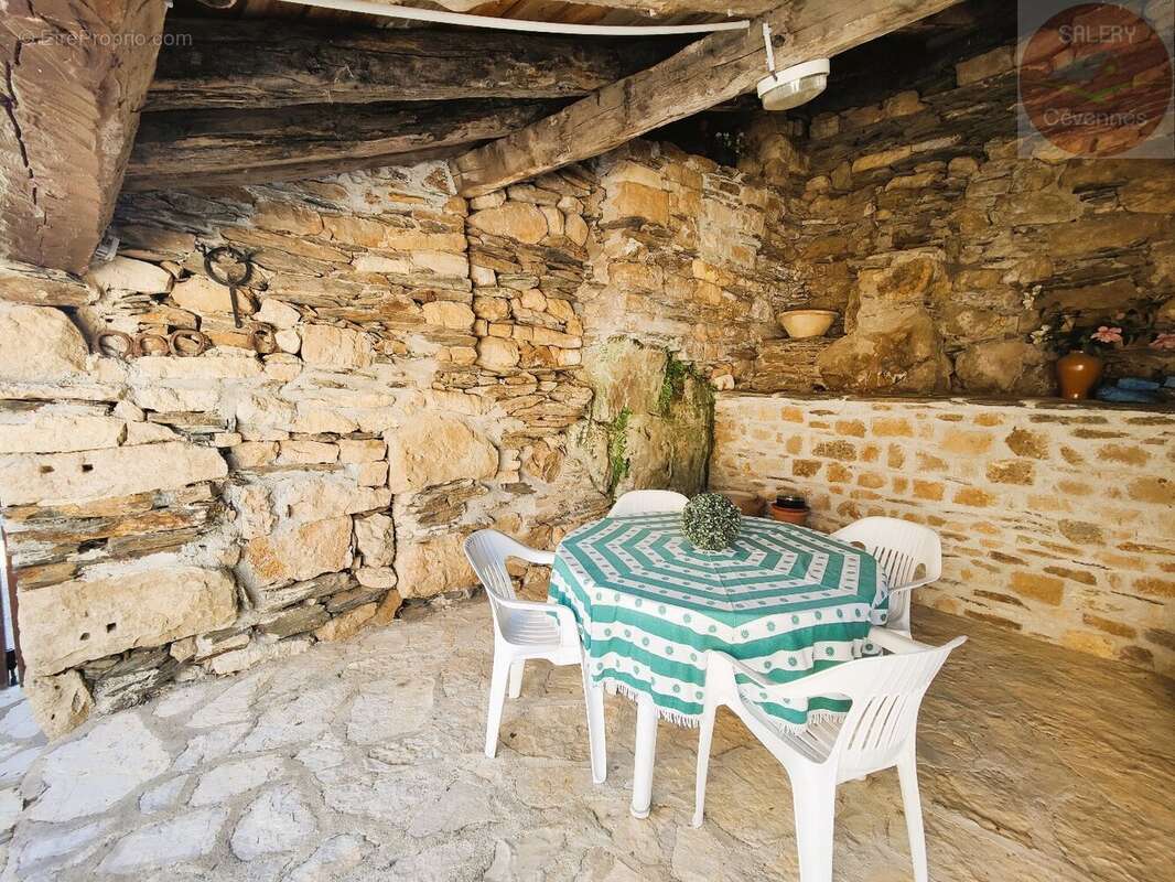 Charmante maison en pierre, terrasses ensoleillées et douceur de vivre - photo 11