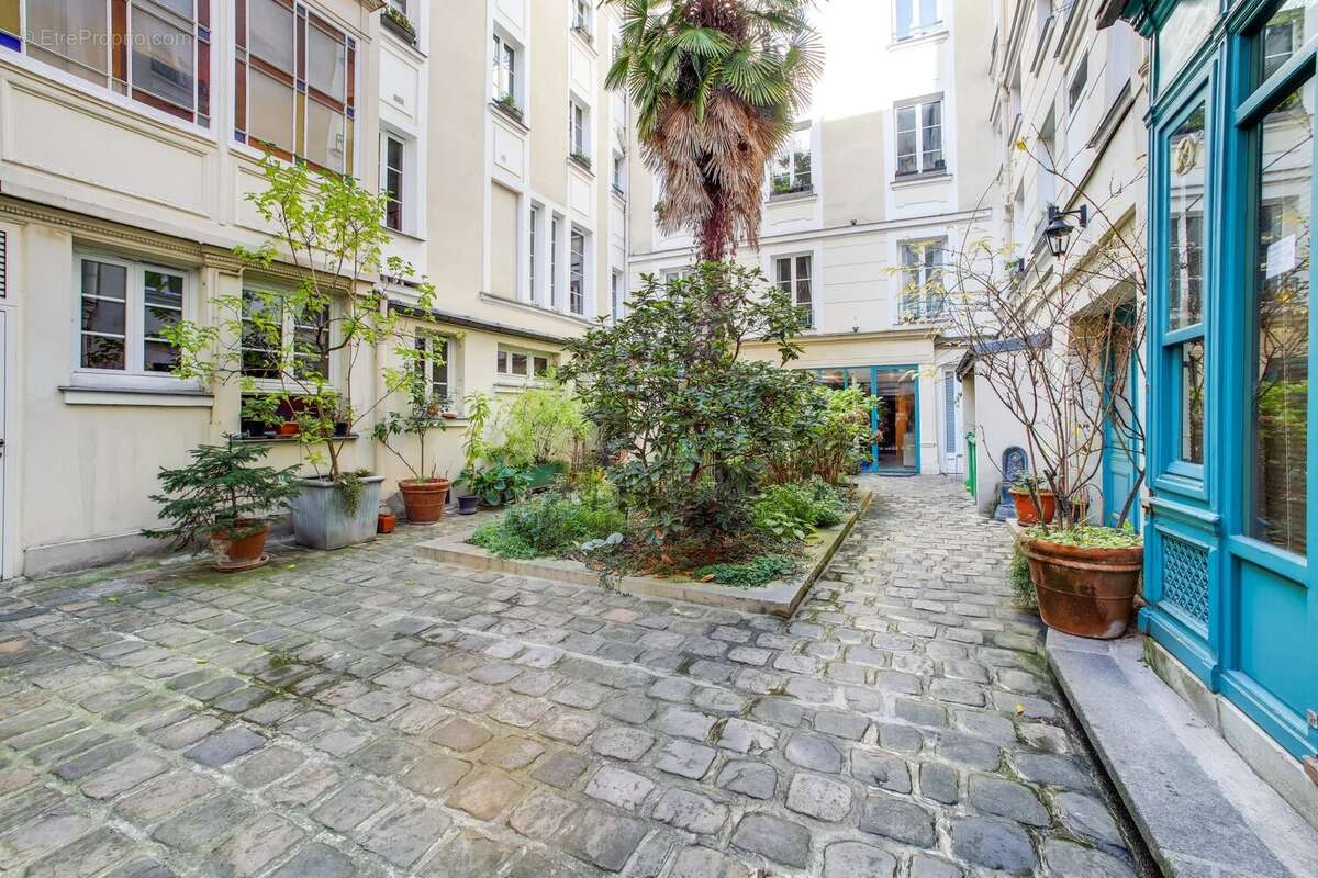 Appartement à PARIS-10E