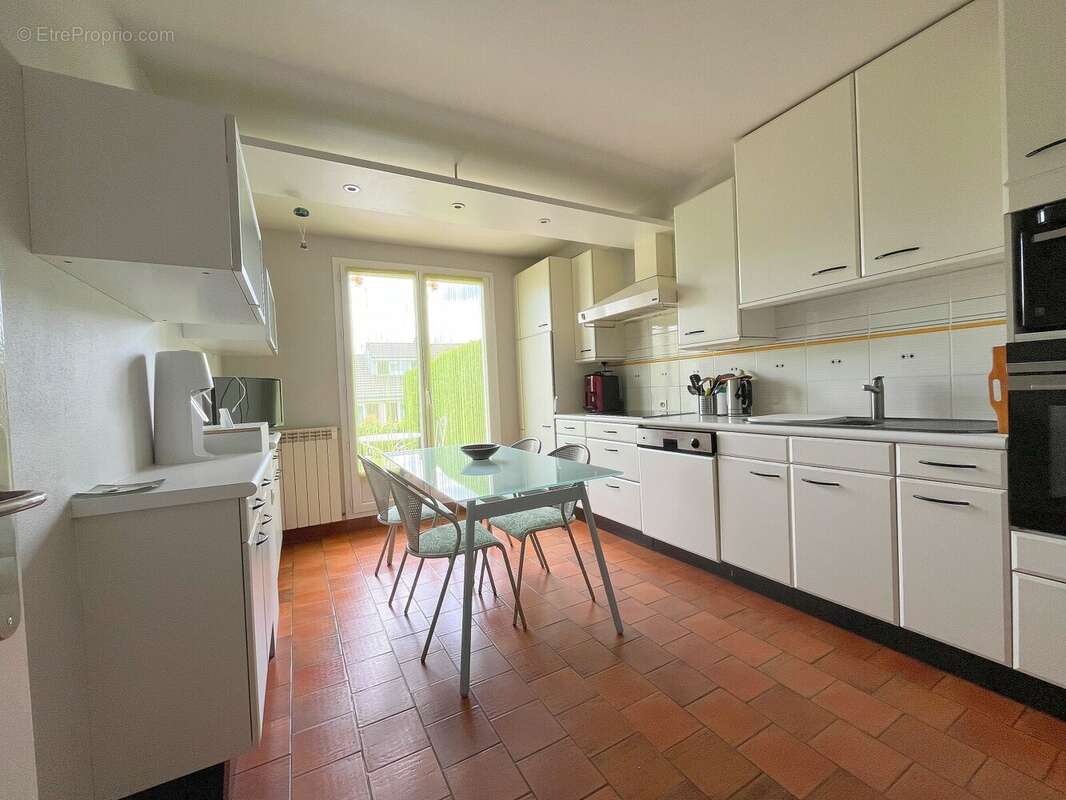 Christophe 04 - Maison à THISE