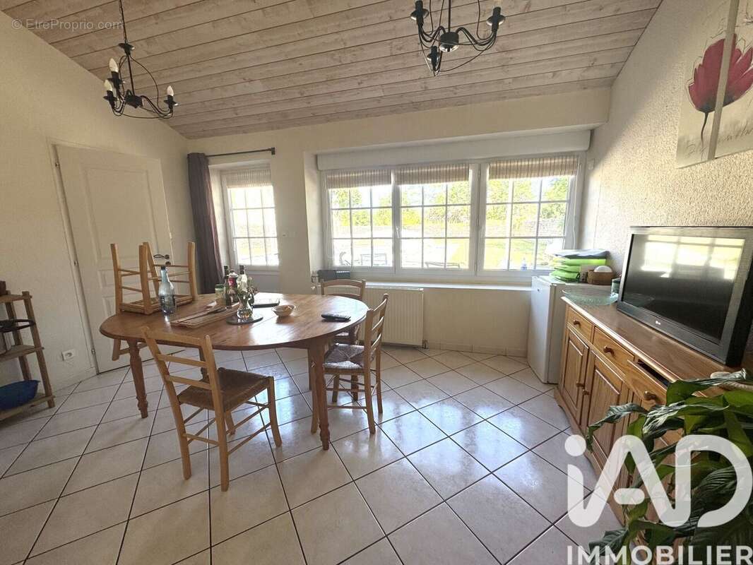 Maison 126 m² à La Grimaudiere  - photo 8