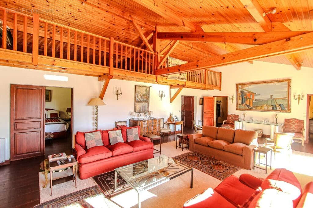 Maison à BASSUSSARRY