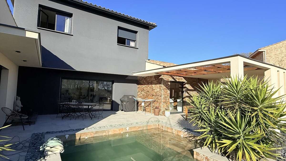 Maison à SAINT-JEAN-DE-CORNIES