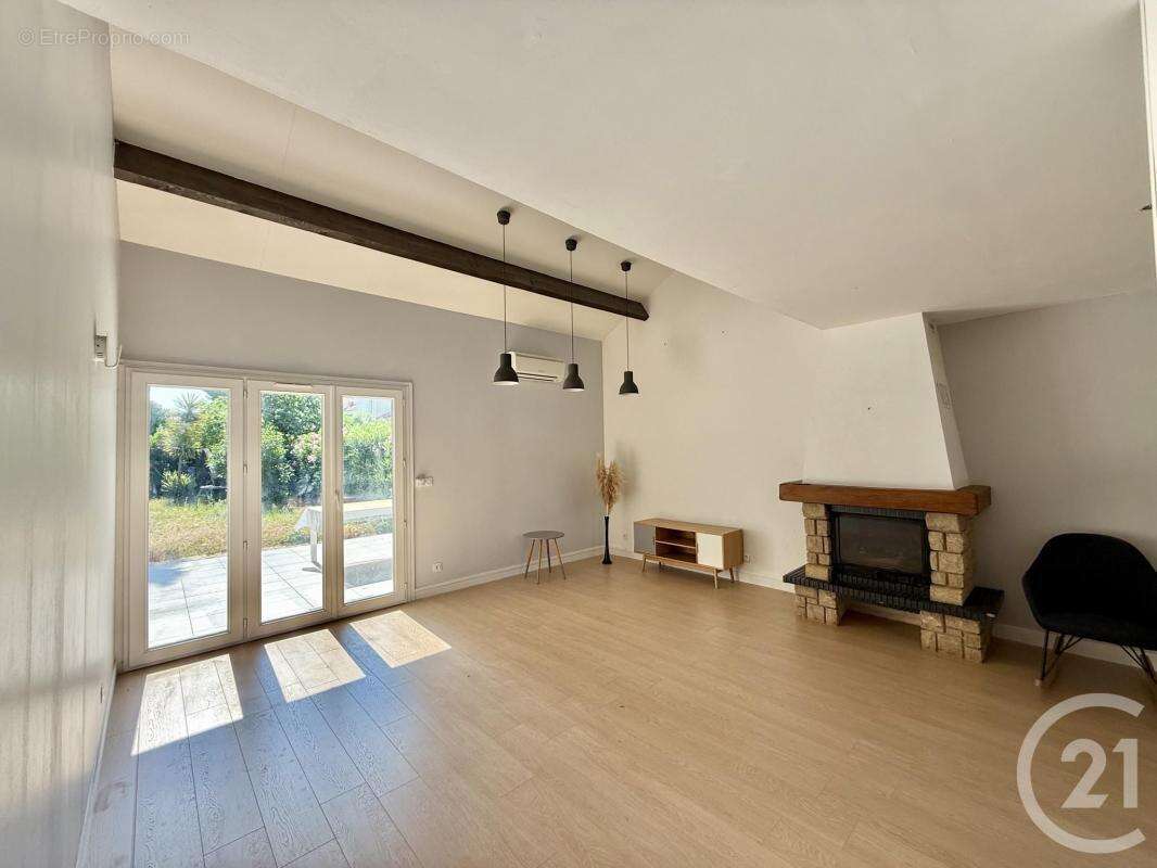 Maison à VILLENEUVE-LES-MAGUELONE