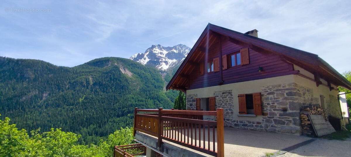 Maison à FREISSINIERES