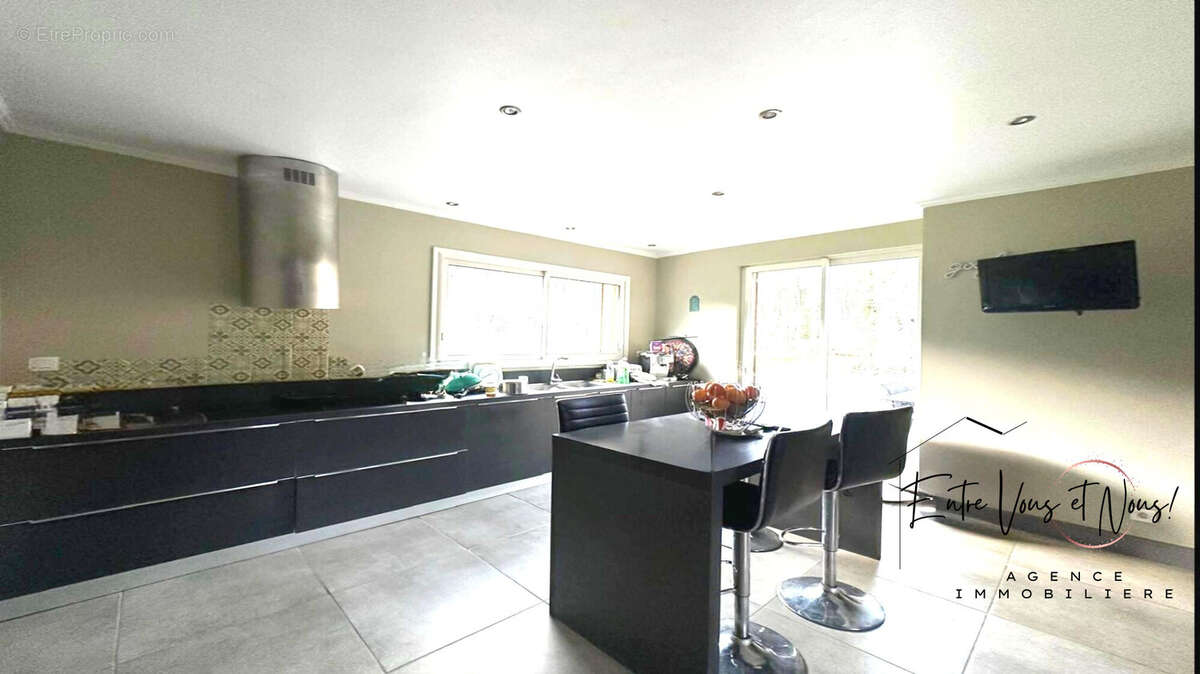 Maison 10 pièces 243 m² à vendre à Langon (33210) - photo 4