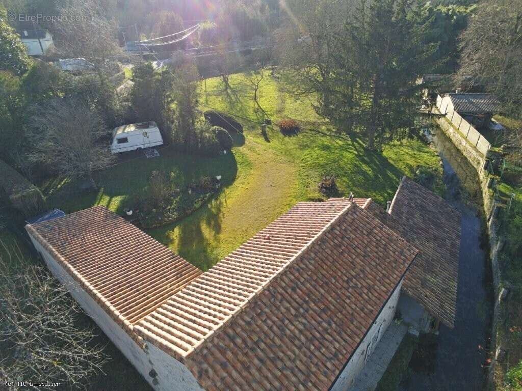 Maison à RUFFEC