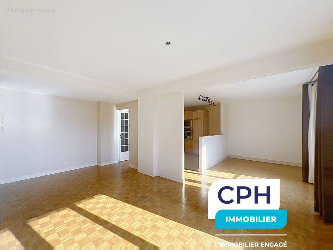 Appartement à COURBEVOIE