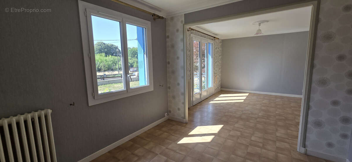 Pavillon indépendant sur 1 826 m2 terrain arboré et clos - photo 7