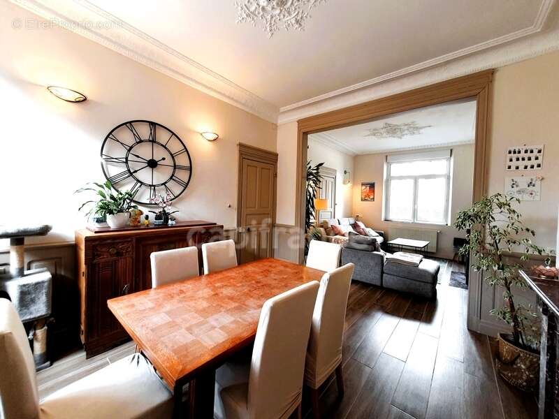 Albert – Élégante maison bourgeoise de 230 m² avec garage, cave et extérieur sans vis-à-vis - photo 4