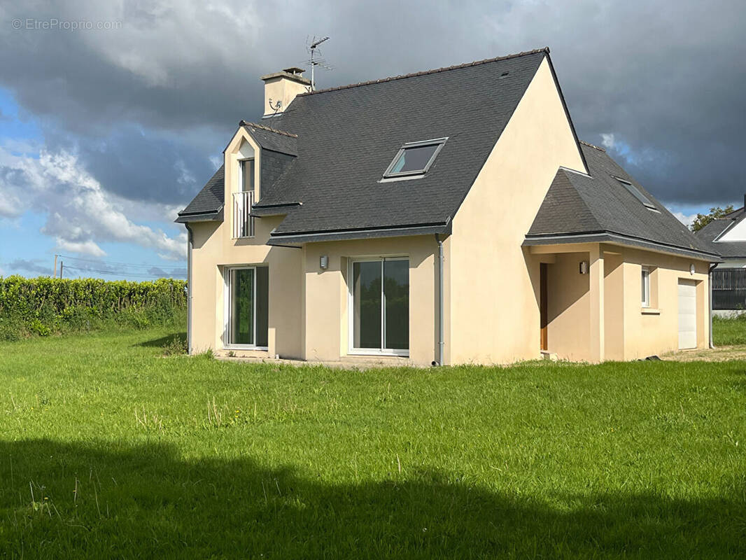 Maison à LE TREVOUX