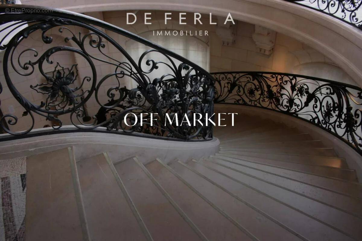 Appartement à NEUILLY-SUR-SEINE