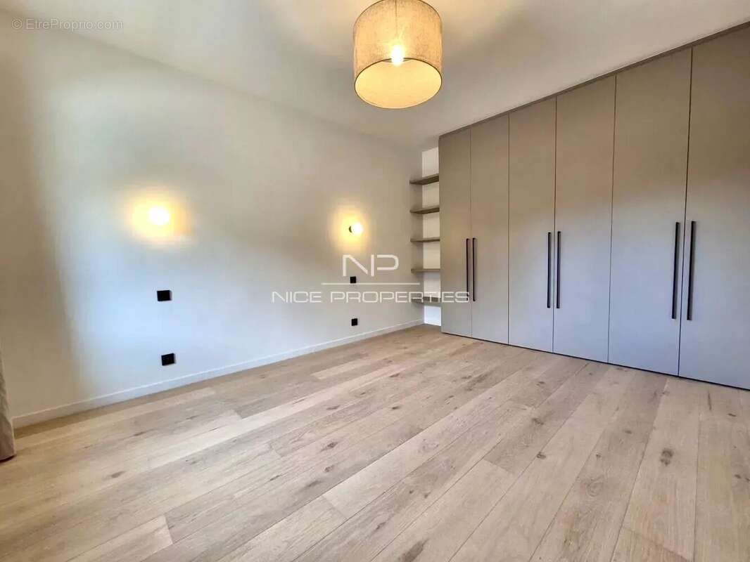 Nice Gairaut,  belle villa niçoise rénovée, piscine et garages - photo 9