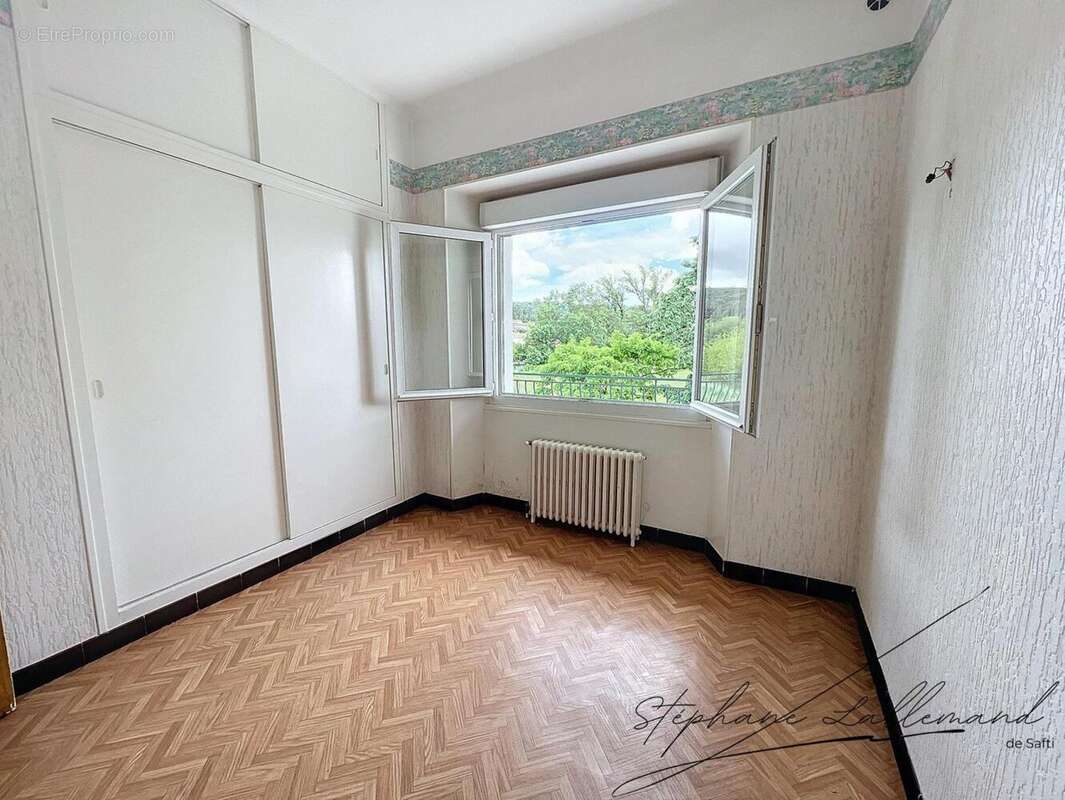 Photo 9 - Maison à SAINT-JULIEN-LES-ROSIERS