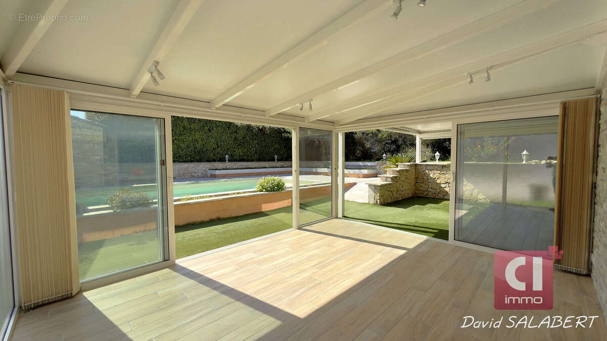 Maison à CUGES-LES-PINS